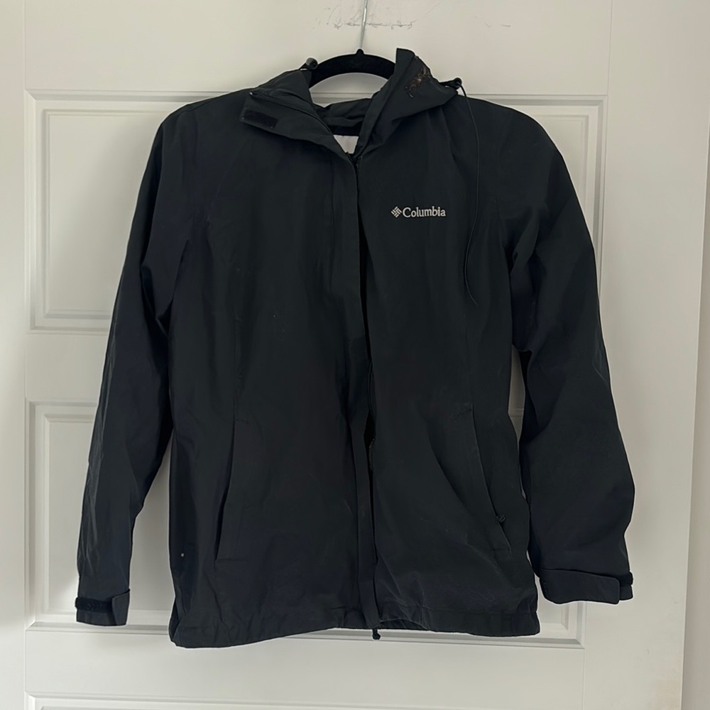 Columbia Black Raincoat Essential Outdoor Wear